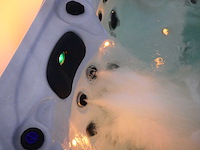 Mawialux 5-persoons buitenspa met balboa en wifi en 83 massage jets - witte kuip - afbeelding 50 van  129
