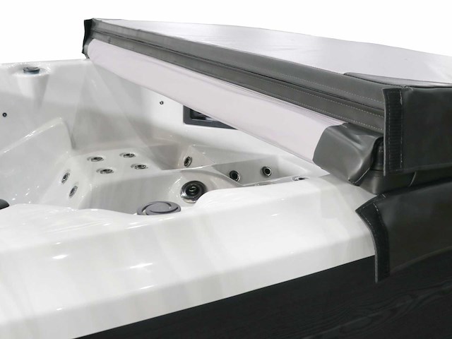Mawialux 5-persoons buitenspa met bluetooth - witte binnenkuip - afbeelding 5 van  7