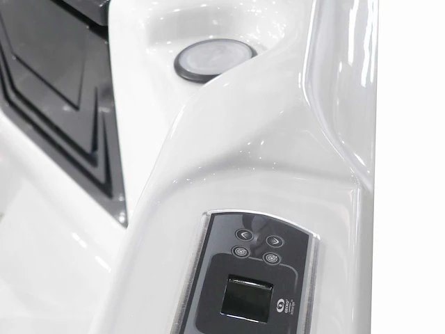 Mawialux 5-persoons buitenspa met bluetooth - witte binnenkuip - afbeelding 11 van  12