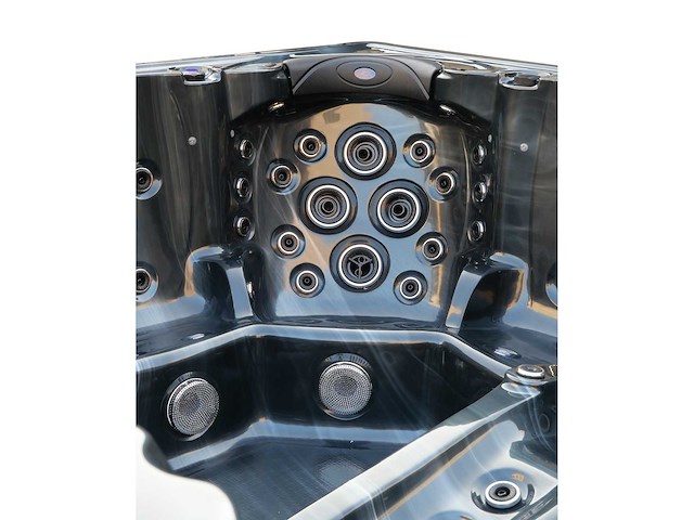 Mawialux 6-persoons buitenspa met balboa en wifi (bomvol opties en 117 massage jets) - afbeelding 2 van  123