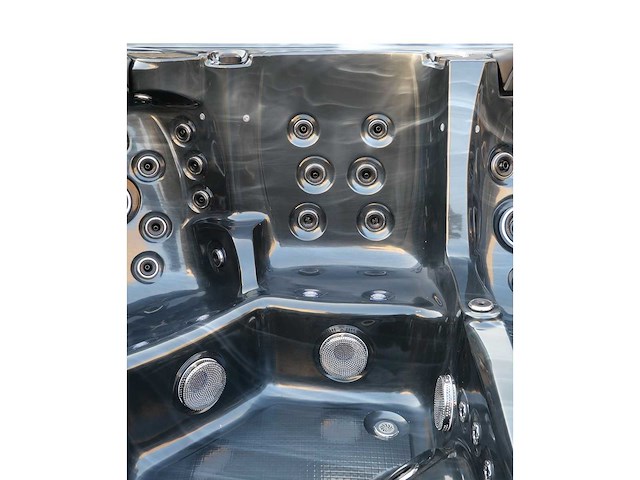 Mawialux 6-persoons buitenspa met balboa en wifi (bomvol opties en 117 massage jets) - afbeelding 29 van  123