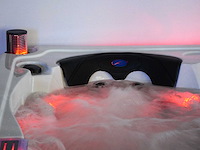 Mawialux 6-persoons buitenspa met balboa en wifi (bomvol opties en 117 massage jets) - afbeelding 116 van  123