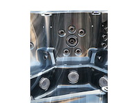 Mawialux 6-persoons buitenspa met balboa en wifi (bomvol opties en 117 massage jets) - afbeelding 113 van  123