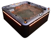 Mawialux 6-persoons buitenspa met balboa en wifi (bomvol opties en 121 massage jets) - keuze uit 3 kuip kleuren - afbeelding 10 van  131