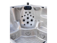 Mawialux 6-persoons buitenspa met balboa en wifi (bomvol opties en 121 massage jets) - keuze uit 3 kuip kleuren - afbeelding 13 van  131