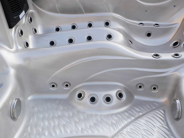 Mawialux 6-persoons buitenspa met balboa en wifi (bomvol opties en 121 massage jets) - keuze uit 3 kuip kleuren - afbeelding 21 van  81