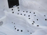 Mawialux 6-persoons buitenspa met balboa en wifi (bomvol opties en 121 massage jets) - keuze uit 3 kuip kleuren - afbeelding 61 van  109