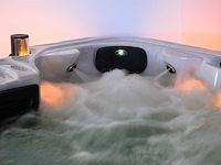 Mawialux 6-persoons buitenspa met balboa en wifi (bomvol opties en 150 massage jets) - keuze uit 3 kuip kleuren - afbeelding 33 van  144