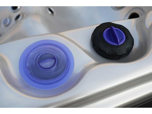 Mawialux 6-persoons buitenspa met balboa en wifi (bomvol opties en 150 massage jets) - keuze uit 3 kuip kleuren - afbeelding 81 van  144