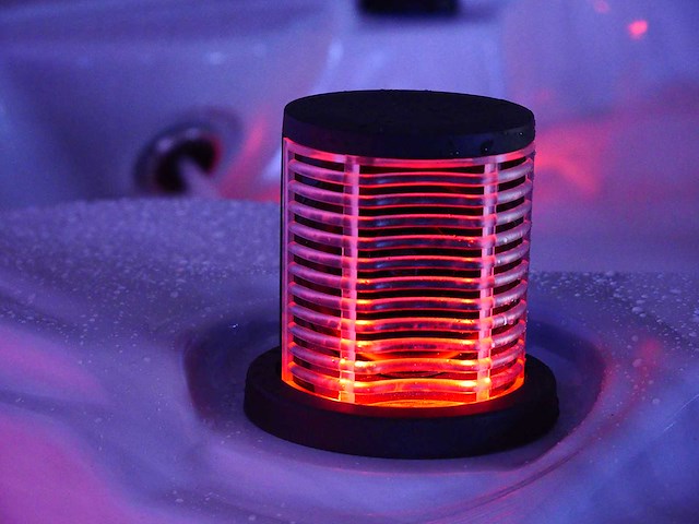 Mawialux 6-persoons buitenspa met balboa en wifi (bomvol opties en 150 massage jets) - zwarte binnenkuip - afbeelding 63 van  67