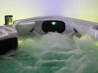 Mawialux 6-persoons buitenspa met balboa en wifi (bomvol opties en 150 massage jets) - zwarte binnenkuip - afbeelding 65 van  69