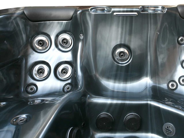 Mawialux 6-persoons buitenspa met bluetooth - zwart - afbeelding 4 van  4