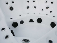 Mawialux 6-persoons buitenspa met bluetooth - afbeelding 16 van  20