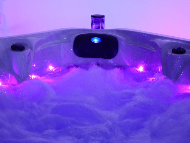 Mawialux 7-persoons buitenspa met balboa en wifi (bomvol opties en 100 massage jets) - keuze uit 3 kuip kleuren - afbeelding 31 van  157