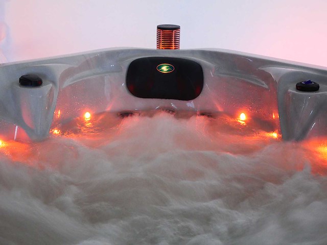 Mawialux 7-persoons buitenspa met balboa en wifi (bomvol opties en 100 massage jets) - keuze uit 3 kuip kleuren - afbeelding 32 van  157