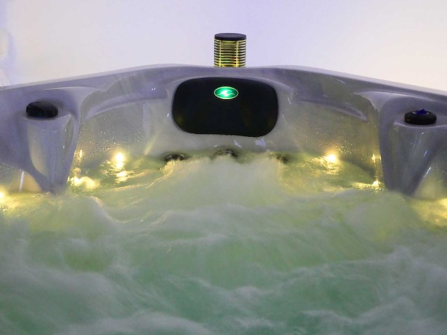 Mawialux 7-persoons buitenspa met balboa en wifi en 100 massage jets - grijze binnenkuip - afbeelding 102 van  115