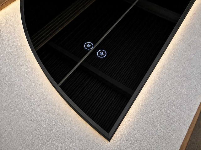 Mawialux decoratieve halve maan led spiegel in 180 of 200cm (zonder rand of mat zwart/goud rand) - afbeelding 15 van  19