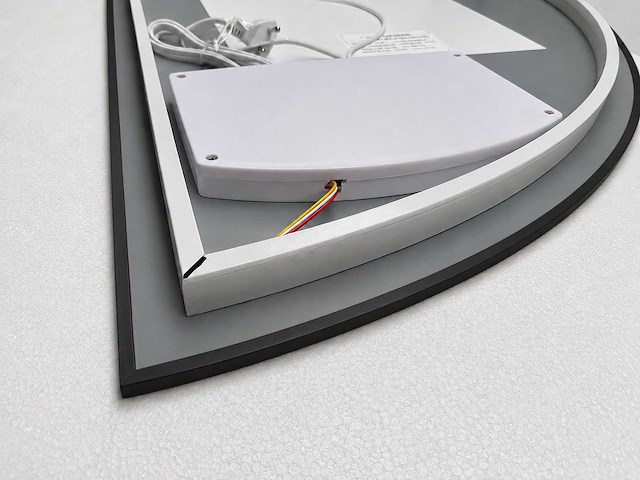 Mawialux decoratieve halve maan led spiegel in 180 of 200cm (zonder rand of mat zwart/goud rand) - afbeelding 17 van  19