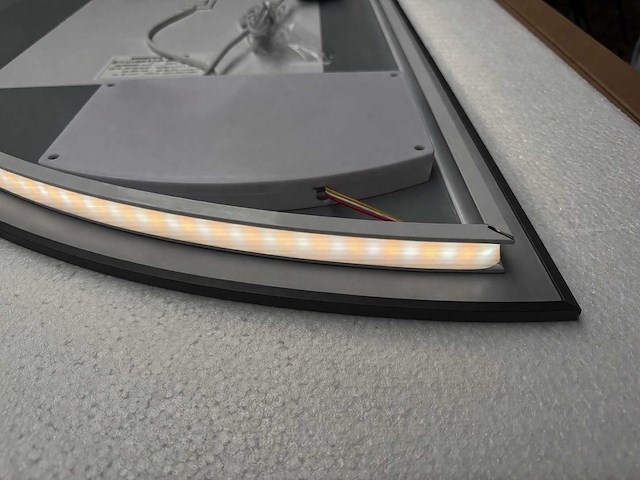 Mawialux decoratieve halve maan led spiegel in 180 of 200cm (zonder rand of mat zwart/goud rand) - afbeelding 3 van  20