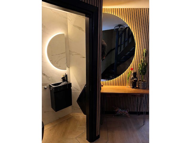 Mawialux decoratieve halve maan led spiegel in 180 of 200cm (zonder rand of mat zwart/goud rand) - afbeelding 15 van  20