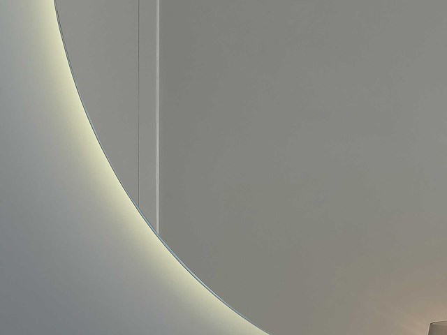 Mawialux half rond design led spiegel (80-120cm keuze) - afbeelding 3 van  7