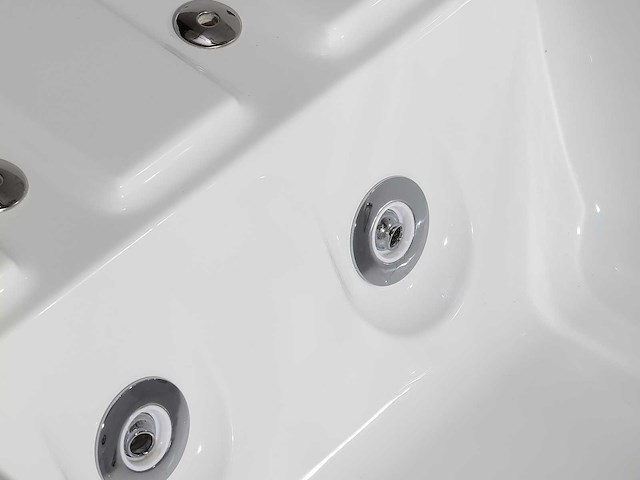 Mawialux vrijstaand massagebad met waterval - afbeelding 19 van  21