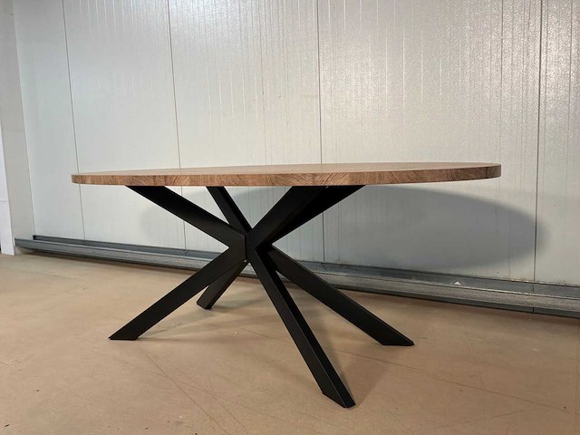 Max ovale eetkamertafel - afbeelding 1 van  11