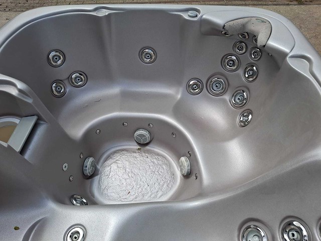 Max spa jacuzzi en buitenspa - afbeelding 15 van  32