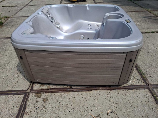 Max spa jacuzzi en buitenspa - afbeelding 17 van  32
