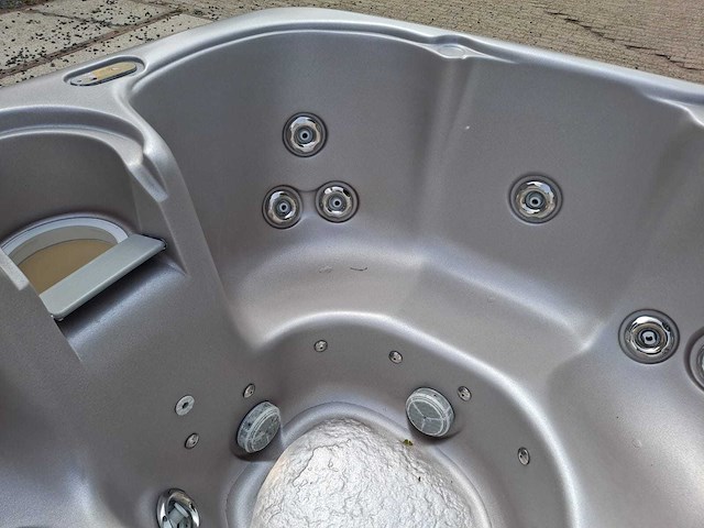Max spa jacuzzi en buitenspa - afbeelding 18 van  32