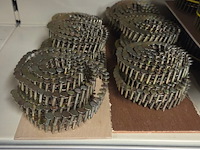 Max spijkerapparaat met nagels - afbeelding 4 van  8