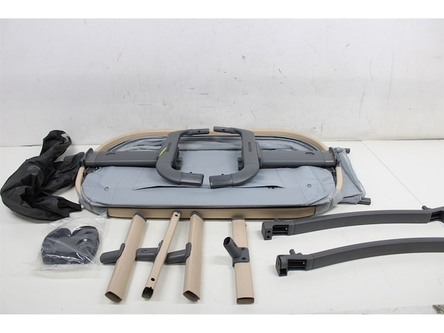 Maxi-cosi iora air co-sleeper beyond grey schommelfunctie - afbeelding 4 van  5