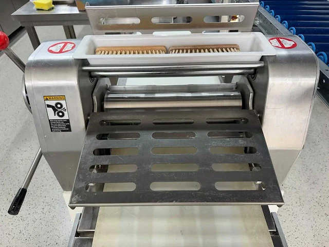 Maxima - 2022 - mflds380 - deeguitrolmachine - afbeelding 7 van  13