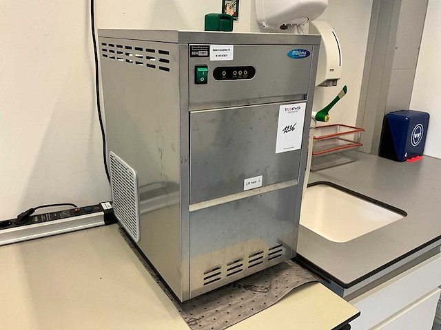 Maxima m-ice30f(r) ijsmachine - afbeelding 3 van  6