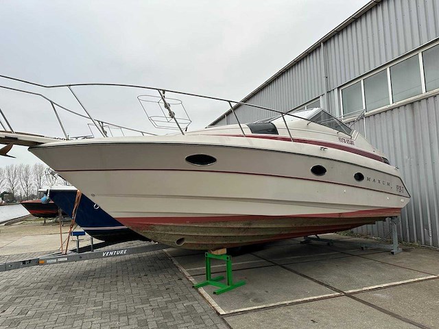 Maxum - 1993 - 2700 scr - motorjacht - afbeelding 1 van  25