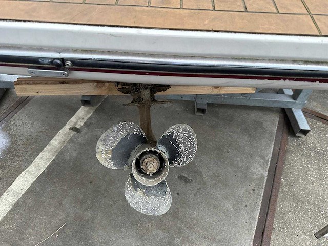 Maxum - 1993 - 2700 scr - motorjacht - afbeelding 16 van  25