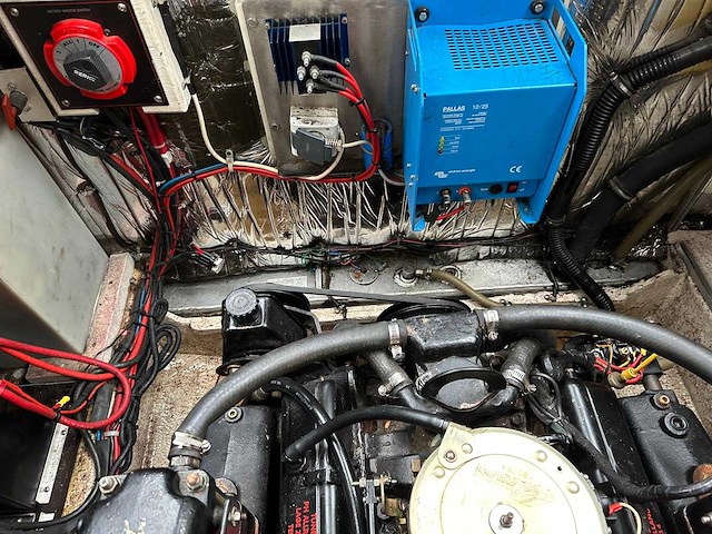 Maxum - 1993 - 2700 scr - motorjacht - afbeelding 17 van  25