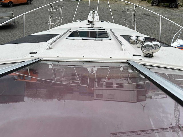 Maxum - 1993 - 2700 scr - motorjacht - afbeelding 21 van  25