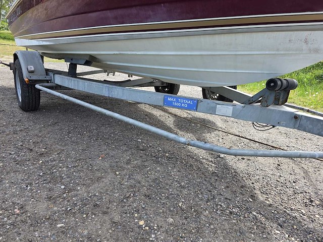 Maxum - 3.0 mercruiser 140 pk inboard + 1500 kg boottrailer - speedboot + trailer - afbeelding 15 van  34