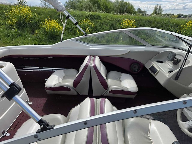 Maxum - 3.0 mercruiser 140 pk inboard + 1500 kg boottrailer - speedboot + trailer - afbeelding 19 van  34