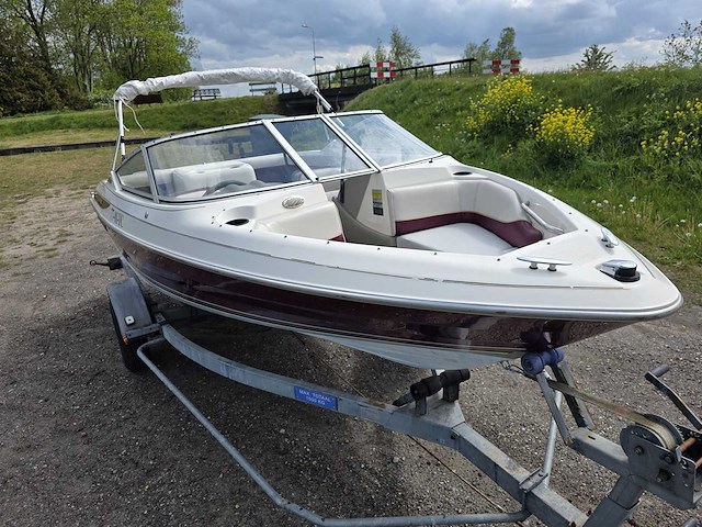 Maxum - 3.0 mercruiser 140 pk inboard + 1500 kg boottrailer - speedboot + trailer - afbeelding 27 van  34