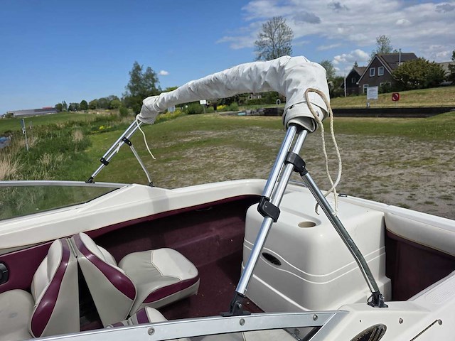 Maxum - 3.0 mercruiser 140 pk inboard + 1500 kg boottrailer - speedboot + trailer - afbeelding 32 van  34