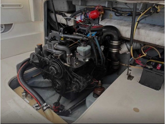 Maxum 1800 sr3 bowrider speedboot met boottrailer - afbeelding 8 van  32