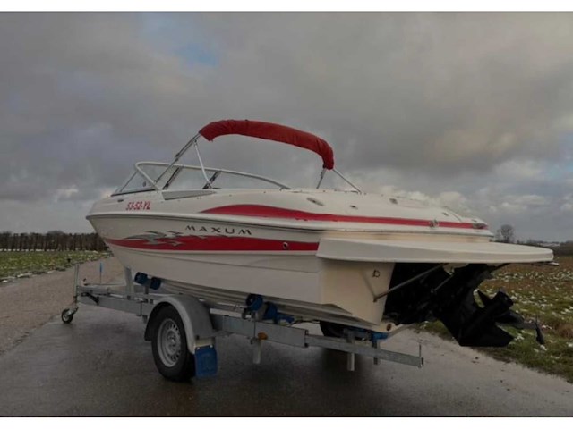 Maxum 1800 sr3 bowrider speedboot met boottrailer - afbeelding 12 van  32