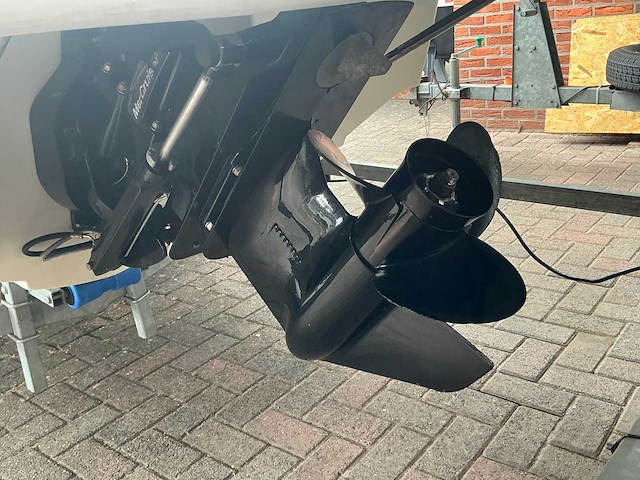 Maxum 1800 sr3 bowrider speedboot met boottrailer - afbeelding 12 van  16