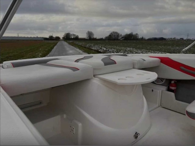 Maxum 1800 sr3 bowrider speedboot met boottrailer - afbeelding 18 van  19