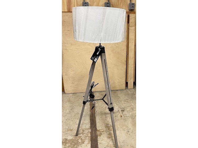 Maxx tools staande lamp met kap - afbeelding 1 van  1