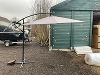 Maxxgarden zweef parasol (8x) - afbeelding 1 van  4