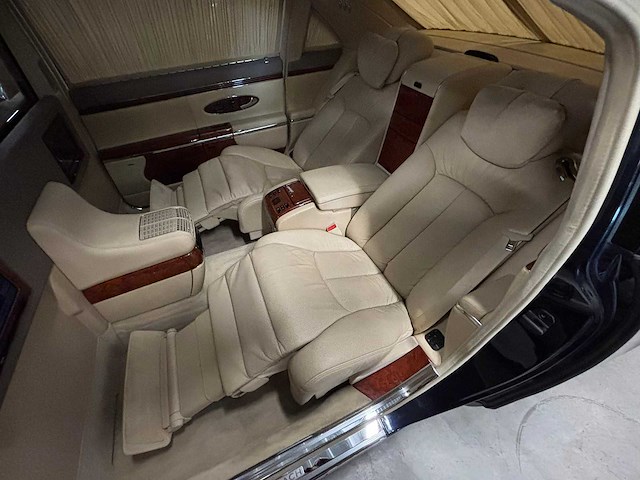 Maybach - 62 - 5.5 v12 - personenauto - afbeelding 11 van  60