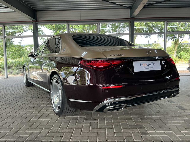 Maybach s580 4matic w223 | 4.0 v8 biturbo hybrid | 2022 | 503 pk | first class achtercompartiment | 69.000 km | btw auto - afbeelding 2 van  48